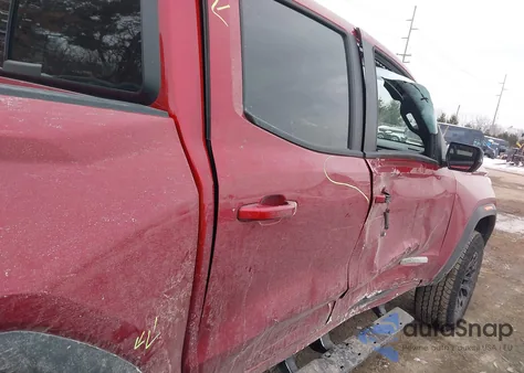 2026 GMC Canyon Elevation, 4Wd из США, поврежденный, VIN 1GTP2BEKXT1133071